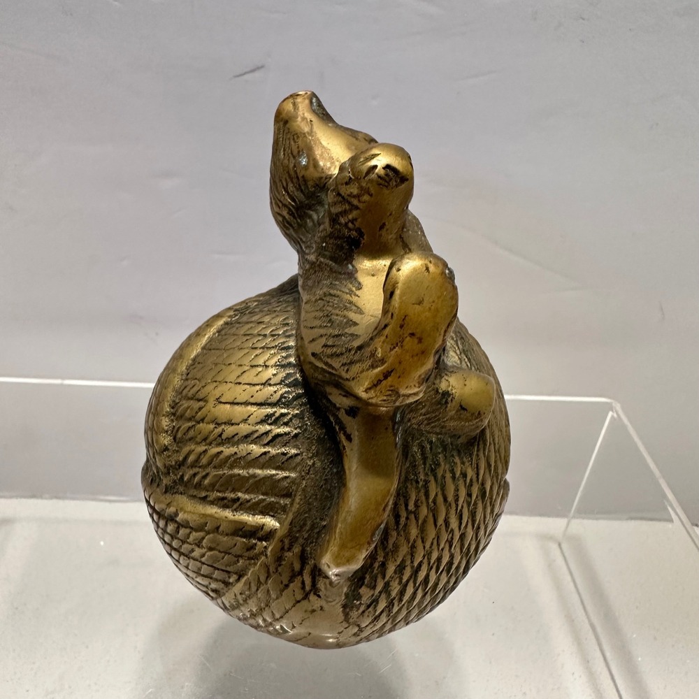 Vintage‎ Brass Cat on Yarn Ball Figurine Playful Kitten Statue Metal Bank Decor - Picture 5 of 12